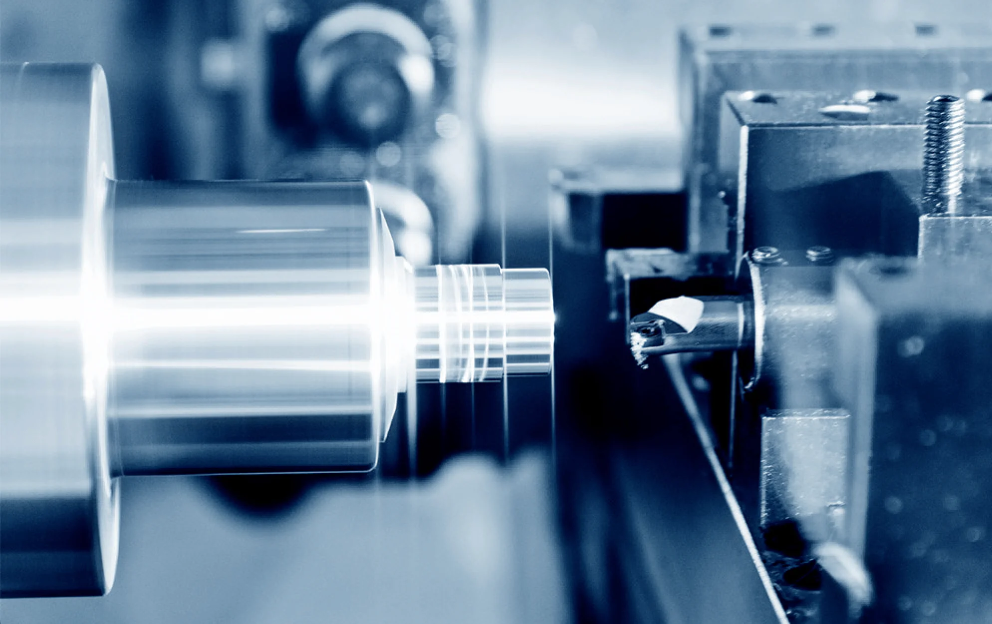 CNC turning machine producing cylindrical precision components